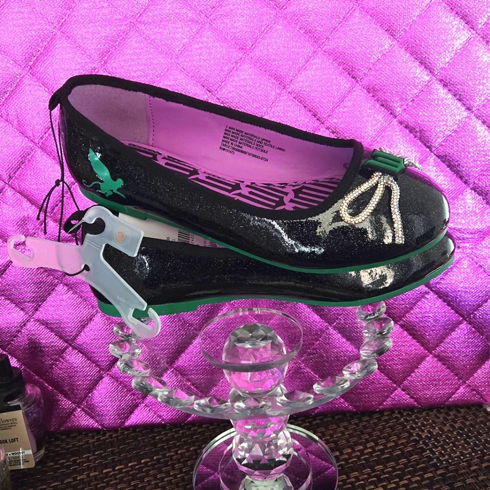 WICKED Black Glitter Flats with Bow ◇ Size 3